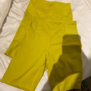 2x Girlfriend Collective Bike Shorts in Chartreuse Yellow Green Size S Small